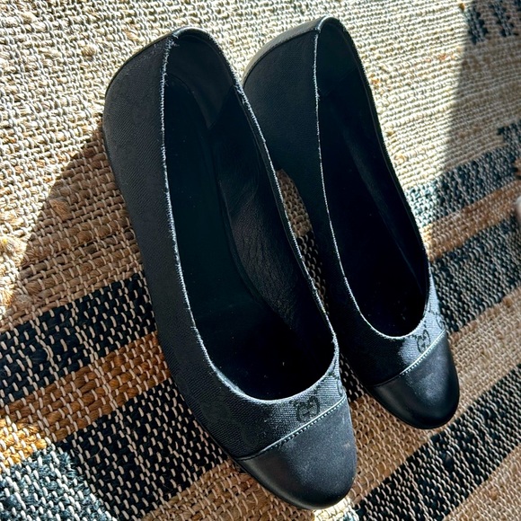 Gucci Black GG Monogram Canvas Flats - Picture 3 of 10